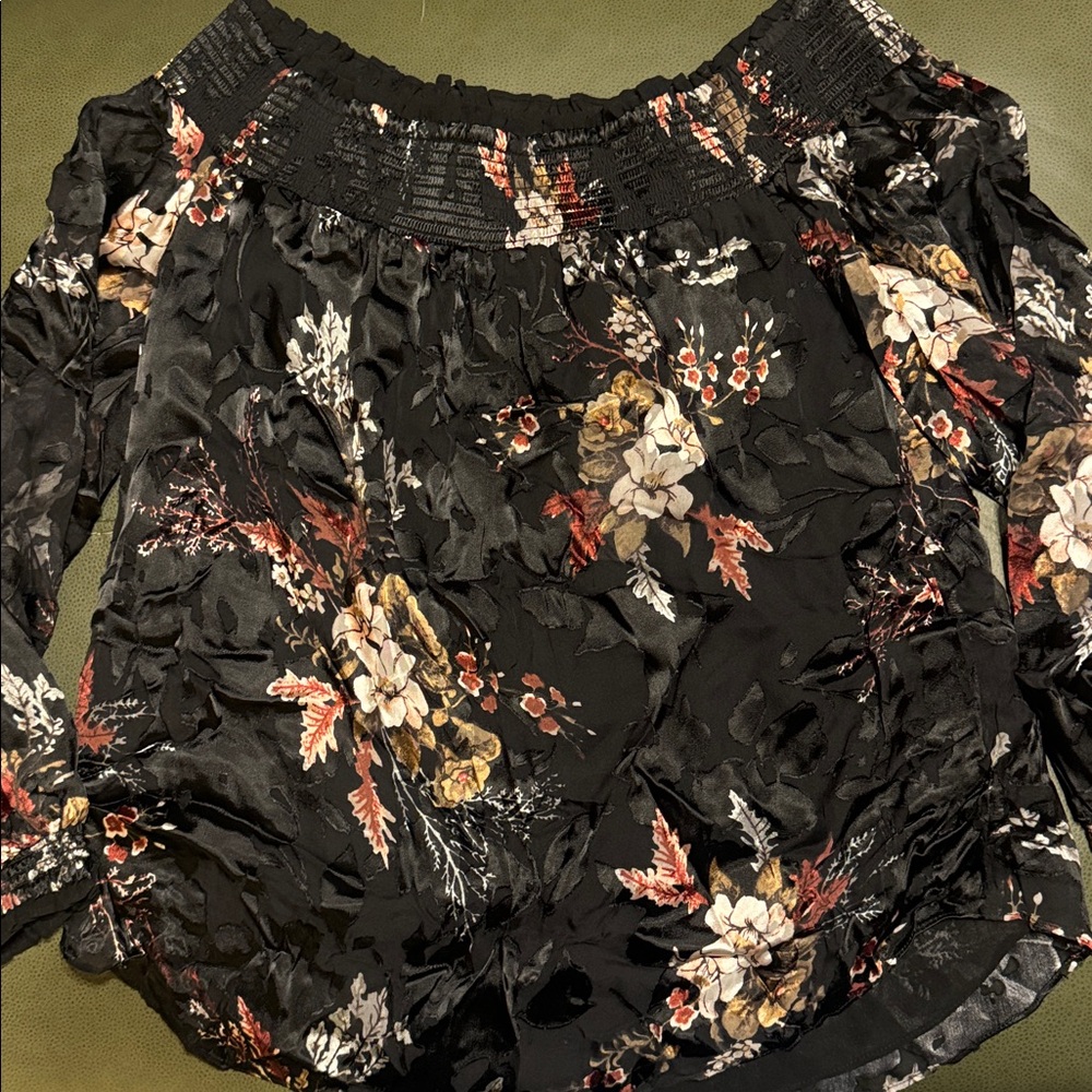 NWT White House Black Market off the shoulder top- size small